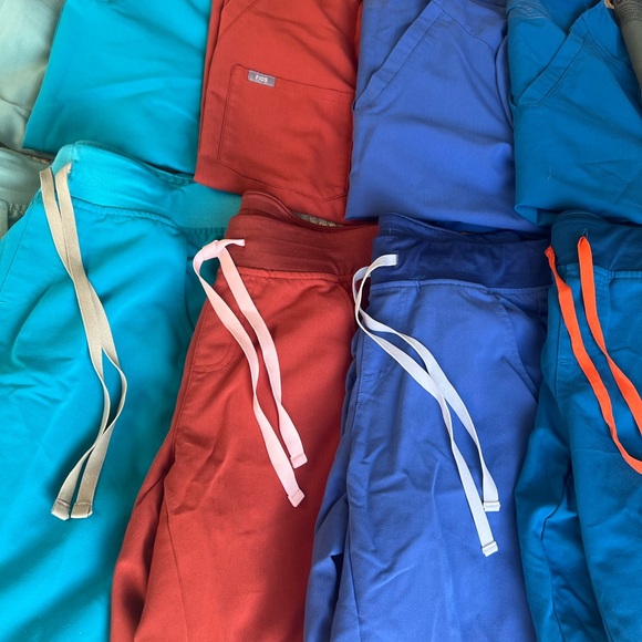 FIGS Scrub sets! - Picture 3 of 7